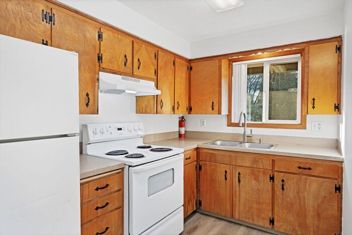 Foto principal - 3 bedroom downtown Hillsboro!! Call today-...
