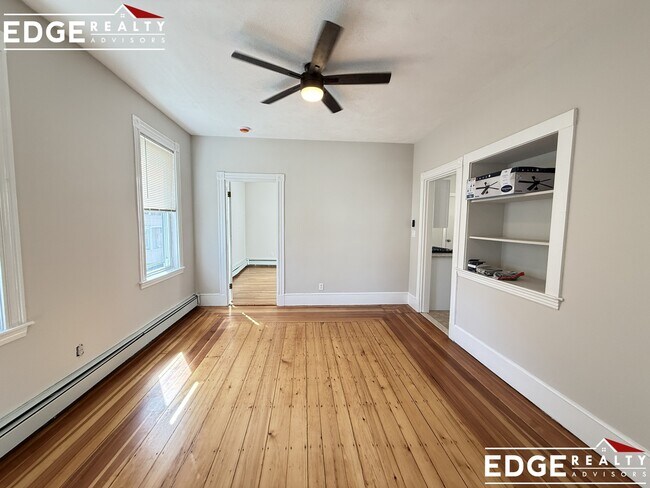 Building Photo - 49 Gardena St