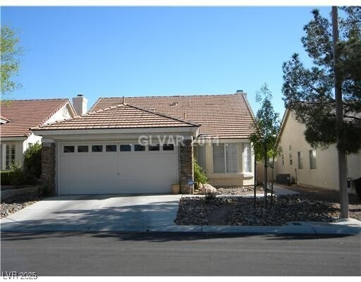 Foto principal - 9836 Double Rock Dr