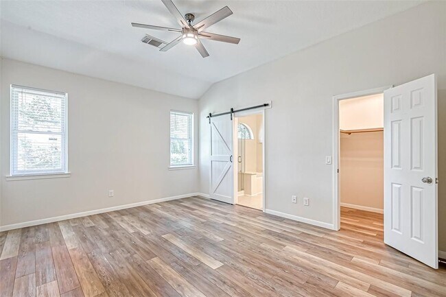 Foto del edificio - 5907 Brigstone Park Dr