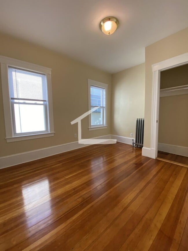 Building Photo - 305 Tappan St