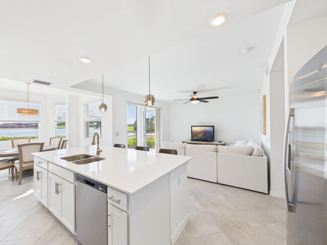 Foto del edificio - 5555 Double Eagle Cir