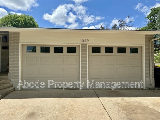 Building Photo - 1049 Briarwood Rd