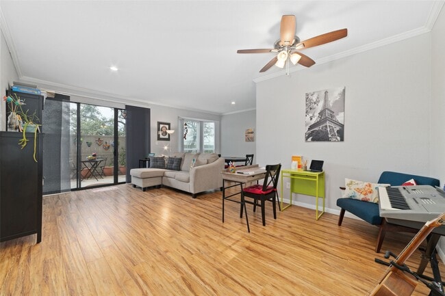 Building Photo - 2400 N Braeswood Blvd