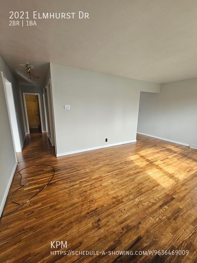 Building Photo - 2021 Elmhurst Dr