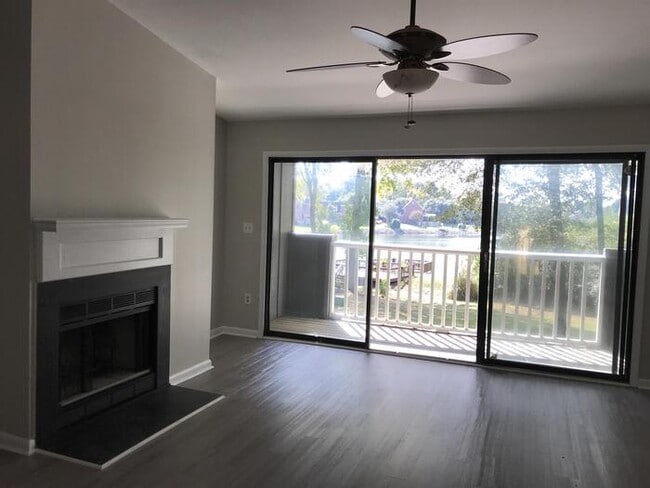 Building Photo - AVAILABLE NOW: Stunning Lakeside Condo