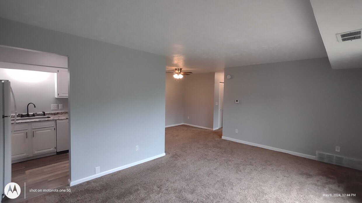 5980 Margie Cir SW Unit 206, Navarre, OH 44662 Condo for Rent in