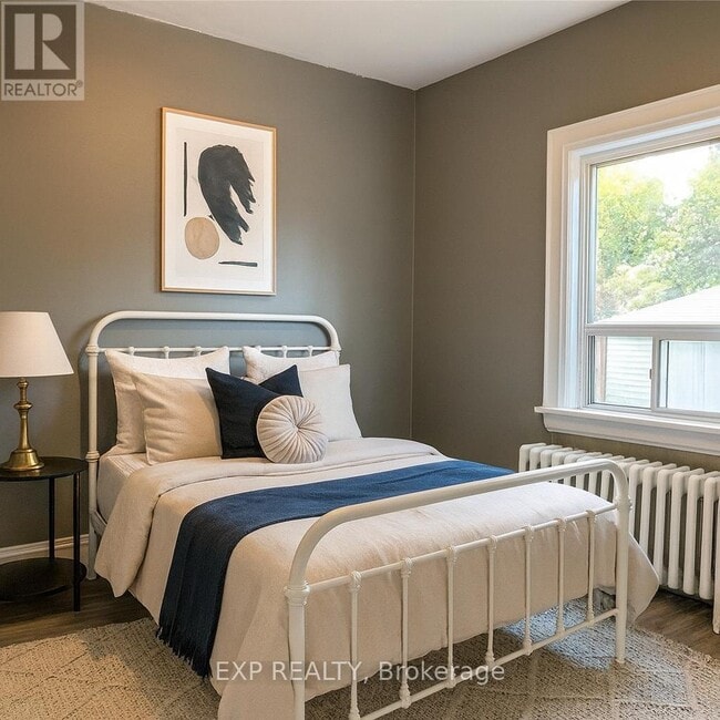 Building Photo - 45 Louisa St