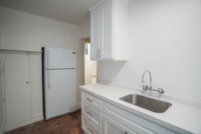 Foto del edificio - 501 W 8th St