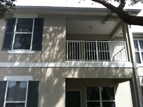 Building Photo - 1004 Hemingway Cir