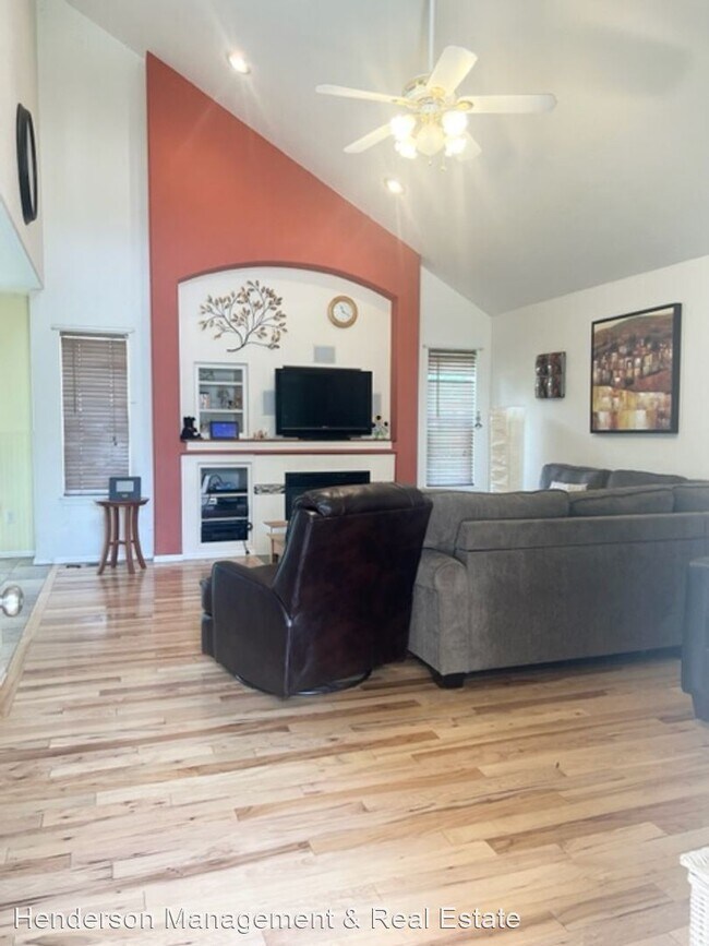 Building Photo - 4 br, 2.5 bath House - 4173 Lookout Dr