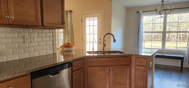 Foto del edificio - 5030 Seay Rd NW