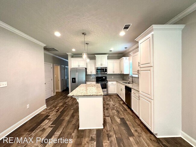 Building Photo - 2 br, 2 bath House - 721 S. Audubon Place ...