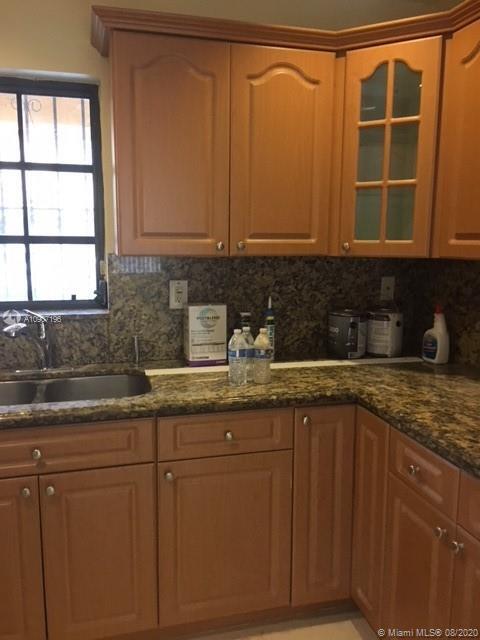 Foto principal - 1655 SW 122nd Ave