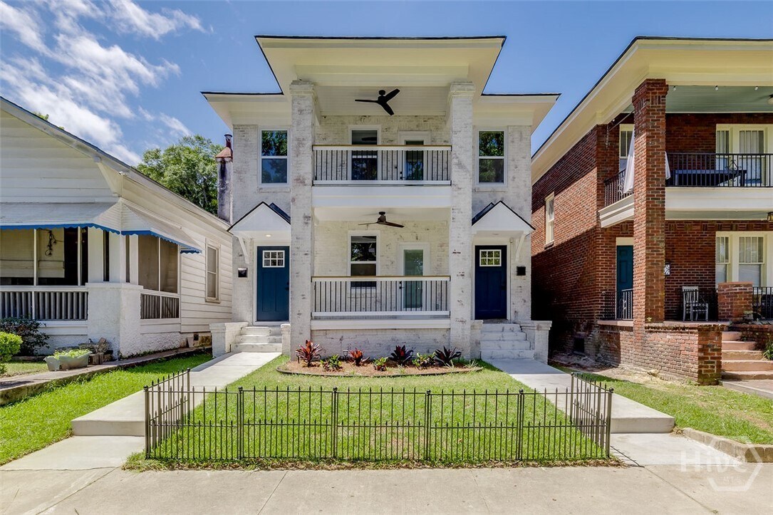 Foto principal - 905 E Park Ave