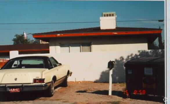 Building Photo - 770 E Chuckwalla Rd