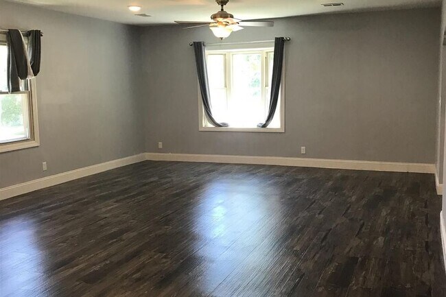 Foto del edificio - 5524 Mayberry St