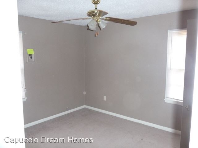 Foto del edificio - 3 br, 1 bath House - 4303 NW Ridgecrest Dr.