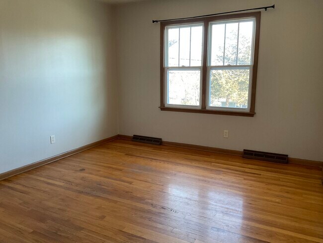 Living room - 1928 S 14th St
