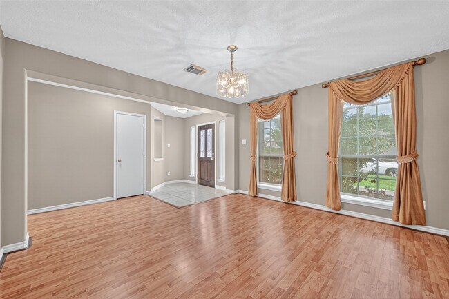 Foto del edificio - 19419 Arbor Pines Ln