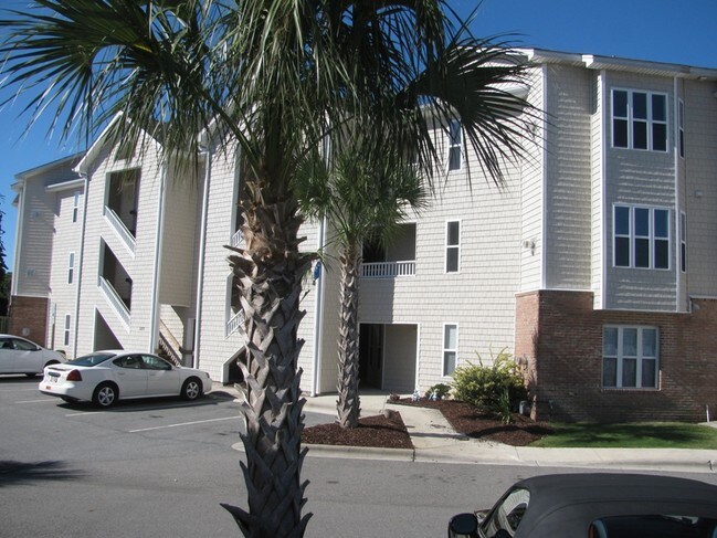 Foto del edificio - 633 Spencer-Farlow Dr