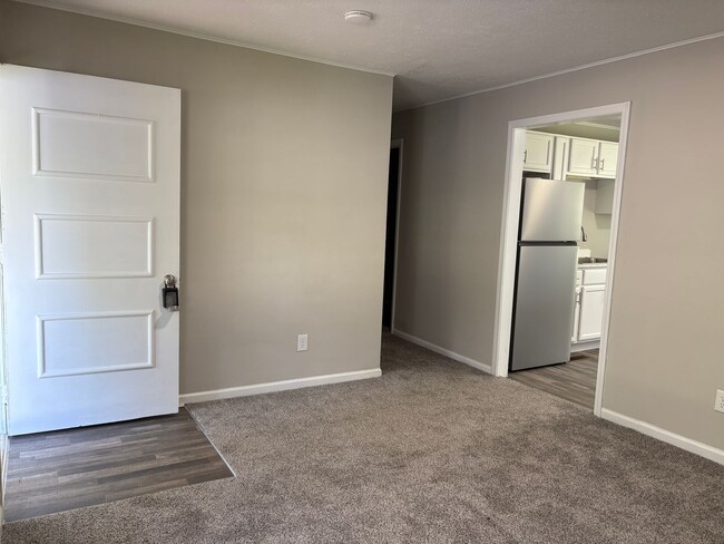 Building Photo - 3 Bedroom, 1.5 Bathroom in Mayodan!