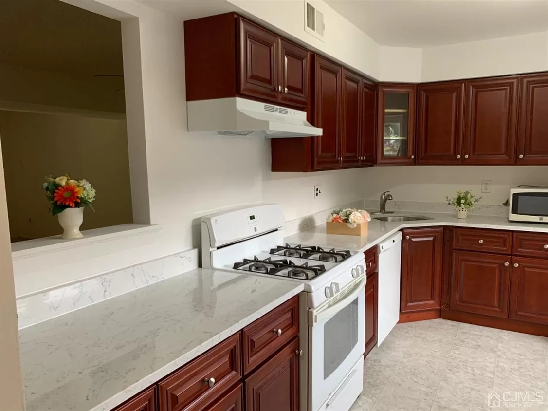 Foto principal - 8401 Hana Rd