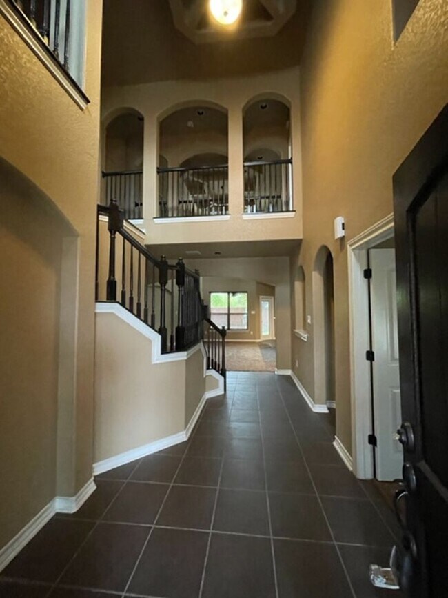 Foto del edificio - Beautiful Two-Story Stone Home in Desirable Kallison Ranch - West San Antonio off North Culebra Rd