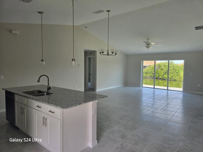 Building Photo - 318 NW 20th St