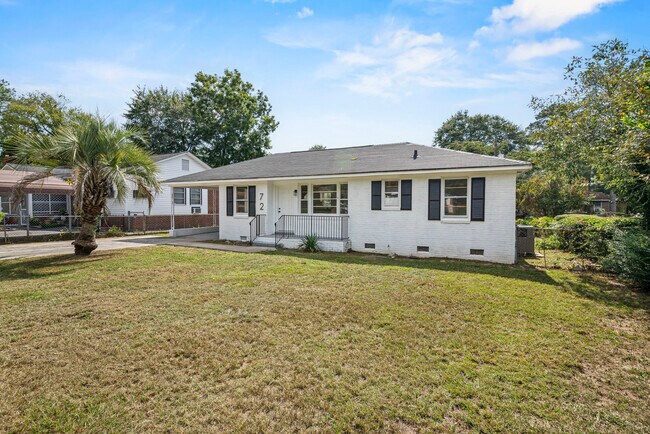 Foto del edificio - 72 Madera Dr