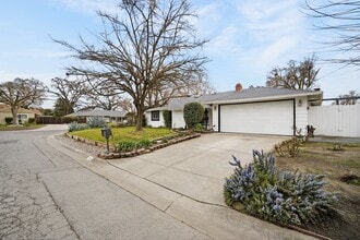 Building Photo - 259 Gloria Dr