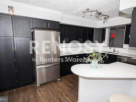 Building Photo - 7100 Springhouse Ln