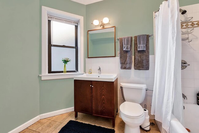 bathroom - 6642 N Newgard Ave