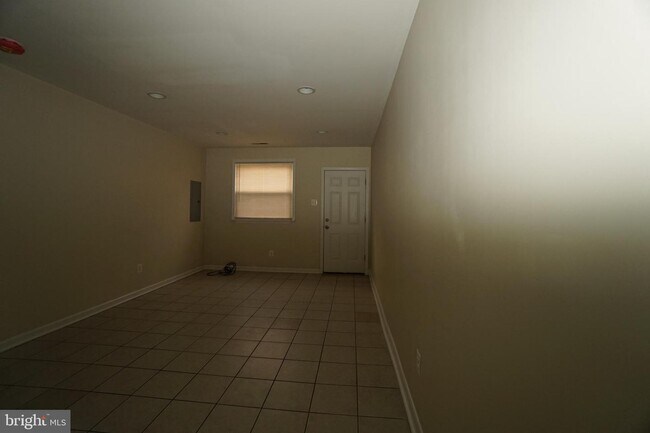 Building Photo - 3027 Janney St