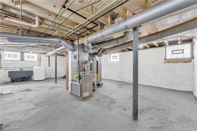 Foto del edificio - 2638 E 126th St