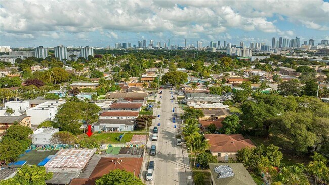 Foto del edificio - 2177 NW 27th St