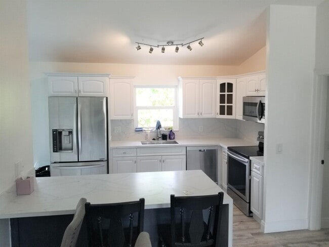 Building Photo - 14576 Sunset Pine Dr