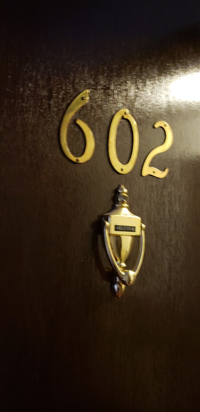 Foto del edificio - 336 Lathrop Ave