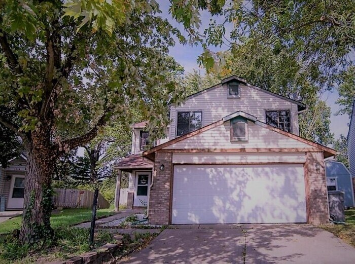 Primary Photo - 4 Bedroom Fully Fenced Perry Township