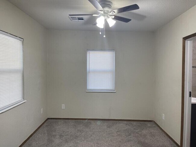 Building Photo - 3314 S Brock Dr