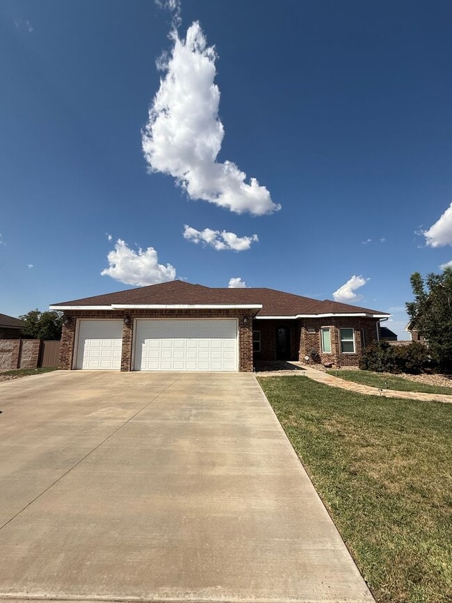 Building Photo - 4 Bed Executive Home In Pheasant Run