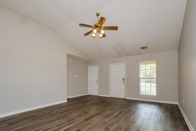 Building Photo - 5378 Russell Dr