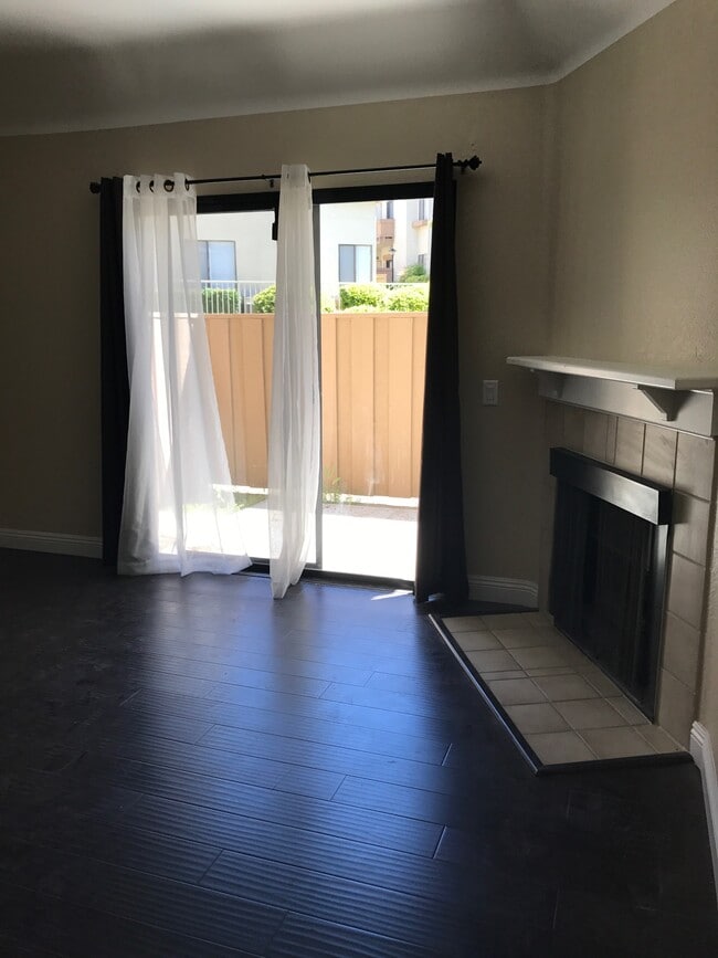 Building Photo - 22749 Lakeway Dr