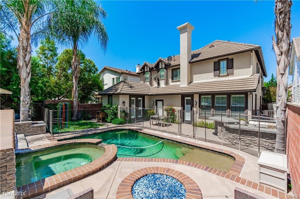 Foto principal - 4 br, 2.5 bath House - 4 Langford Ln