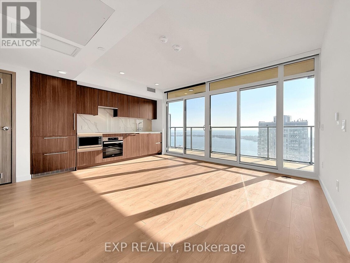 Primary Photo - 3 Concord Cityplace Wy