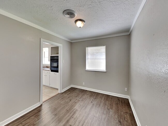 Foto del edificio - 10222 Belfast Rd
