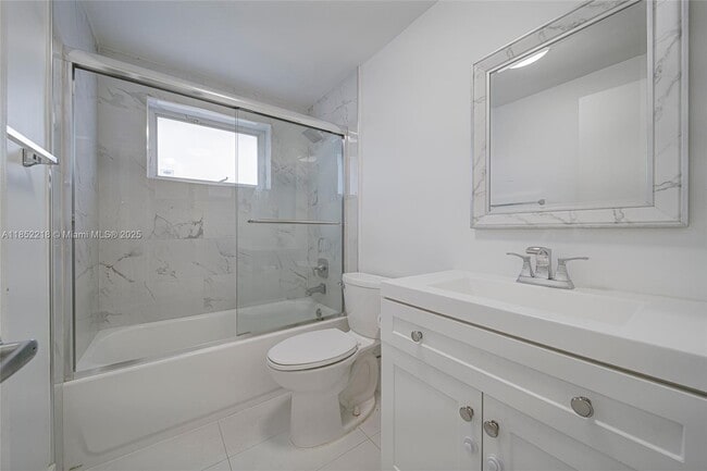 Building Photo - 621 SW 99th Pl