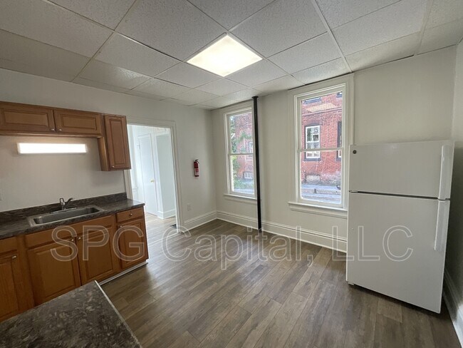 Building Photo - 29 S Hartley St