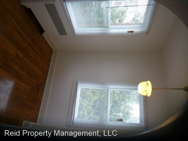 Building Photo - 256 Burwell St