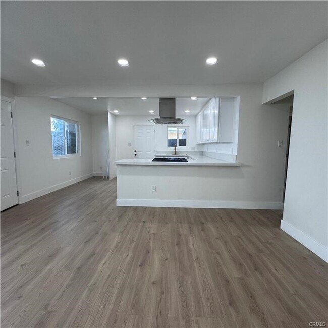 Building Photo - 7031 Hood Ave